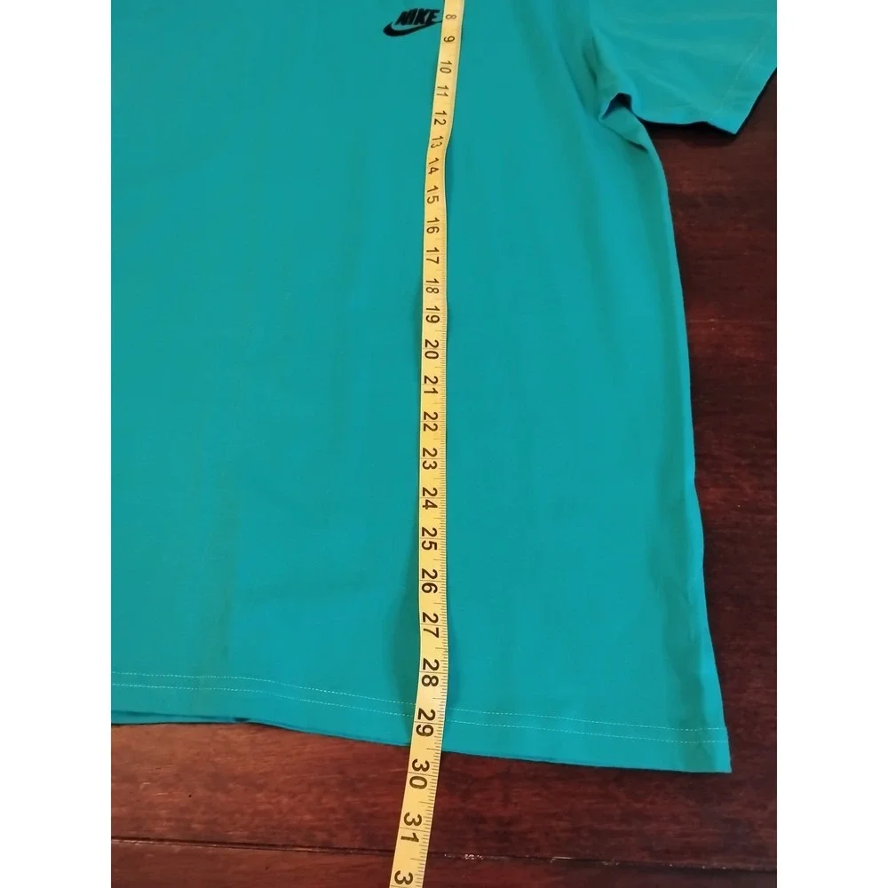 Nike Mens Short Sleeve V-Neck T-Shirt Classic Athletic Fit Cotton Tee